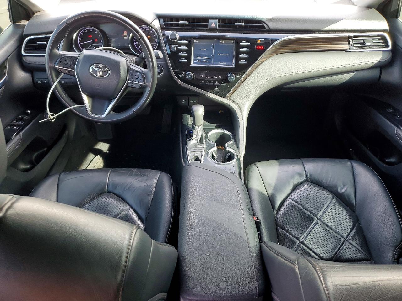 2018 TOYOTA CAMRY L photo 15