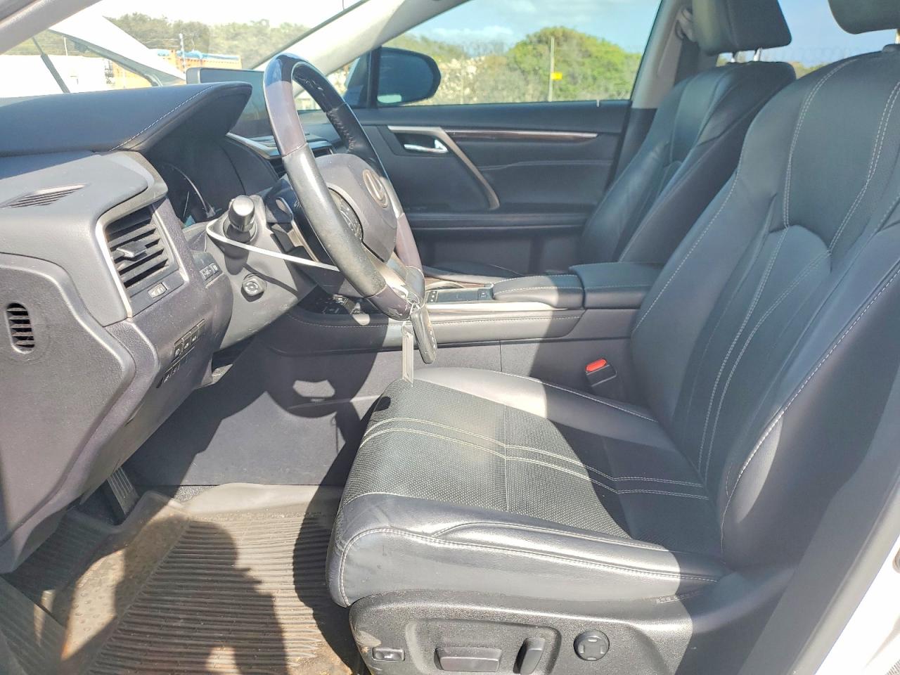 2020 LEXUS RX photo 13