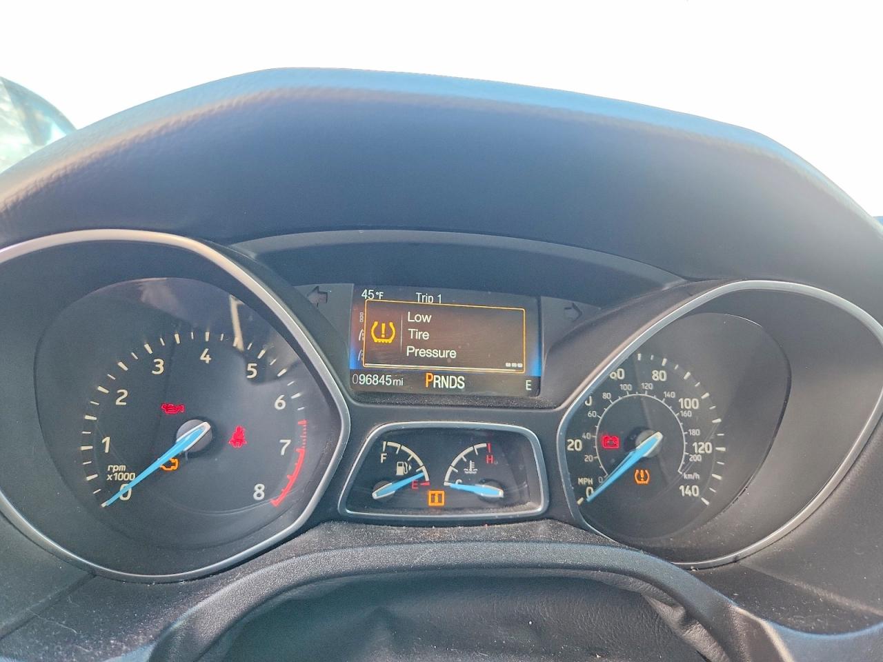 2015 FORD FOCUS SE photo 25