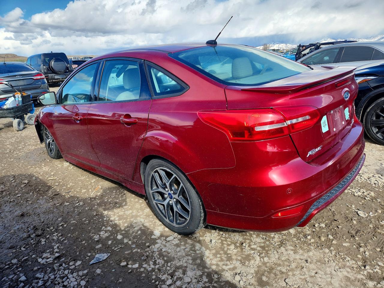 2015 FORD FOCUS SE photo 4
