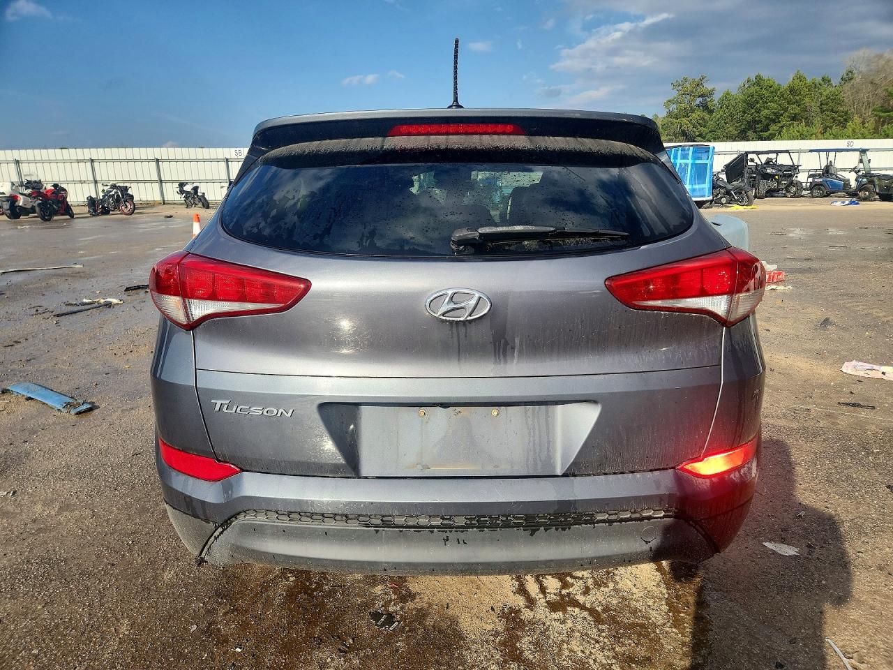 2017 HYUNDAI TUCSON SE photo 16