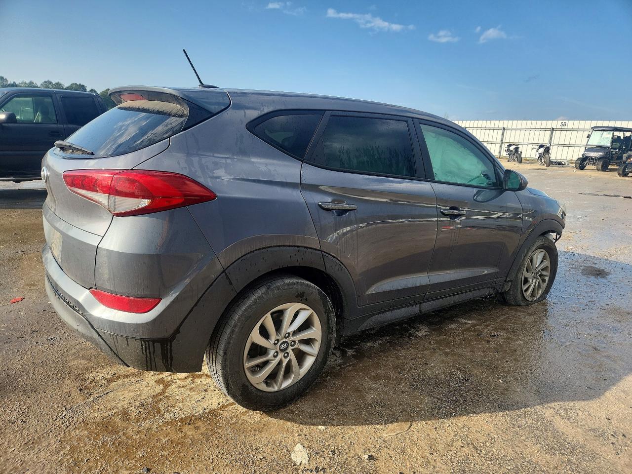 2017 HYUNDAI TUCSON SE photo 7