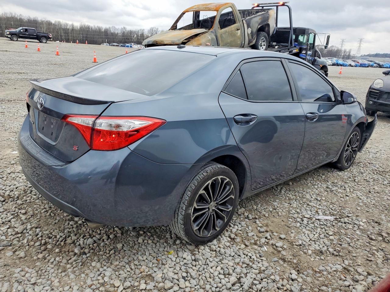 2014 TOYOTA COROLLA photo 5