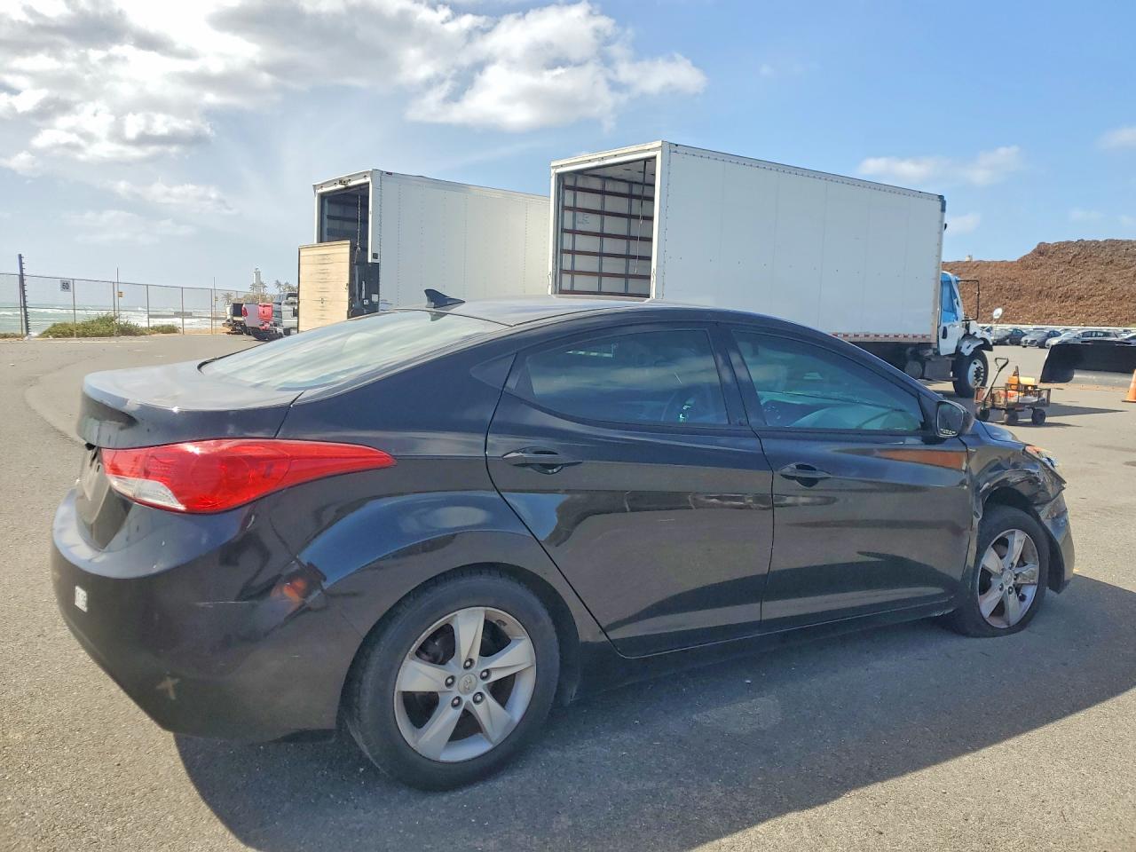 2013 HYUNDAI ELANTRA GLS photo 3