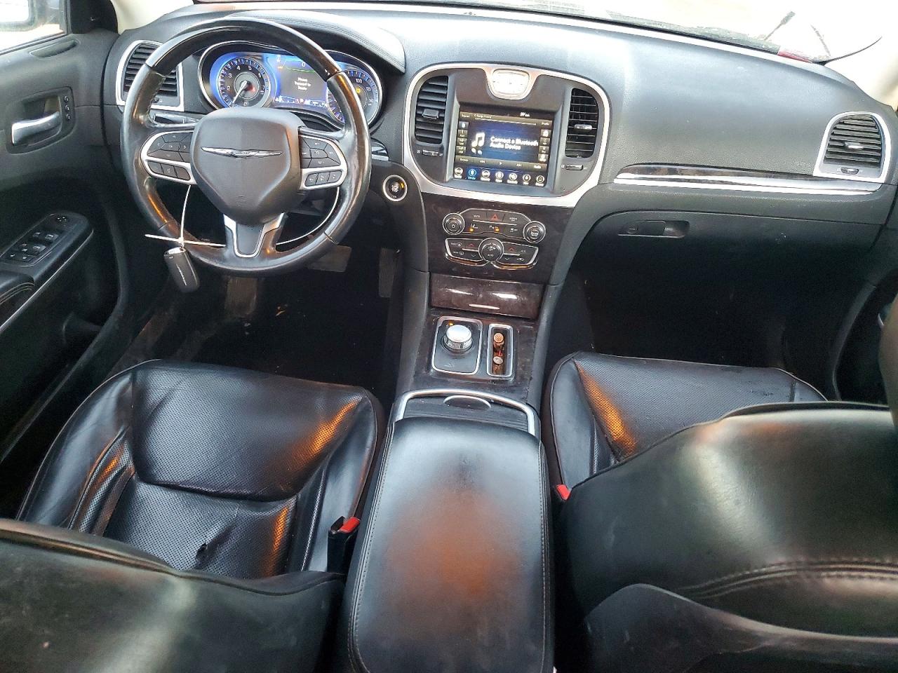 2019 CHRYSLER 300 LIMITED photo 8