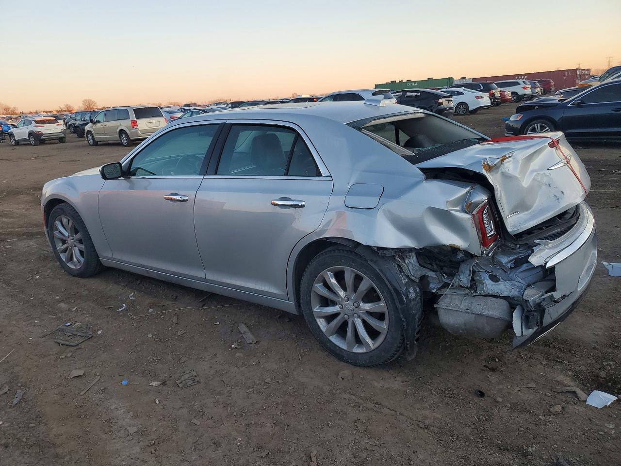2019 CHRYSLER 300 LIMITED photo 2