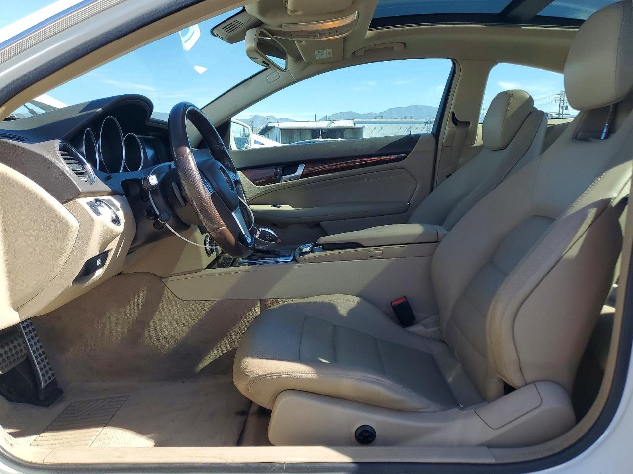 2015 MERCEDES-BENZ C 250 photo 13