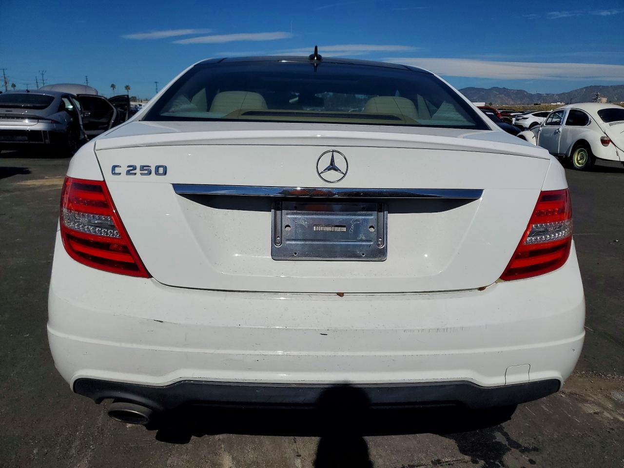 2015 MERCEDES-BENZ C 250 photo 11