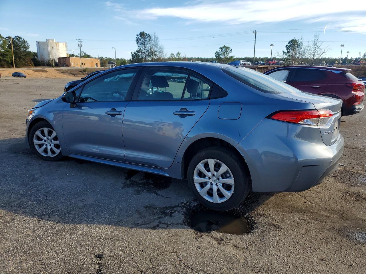 2023 TOYOTA COROLLA LE photo 2