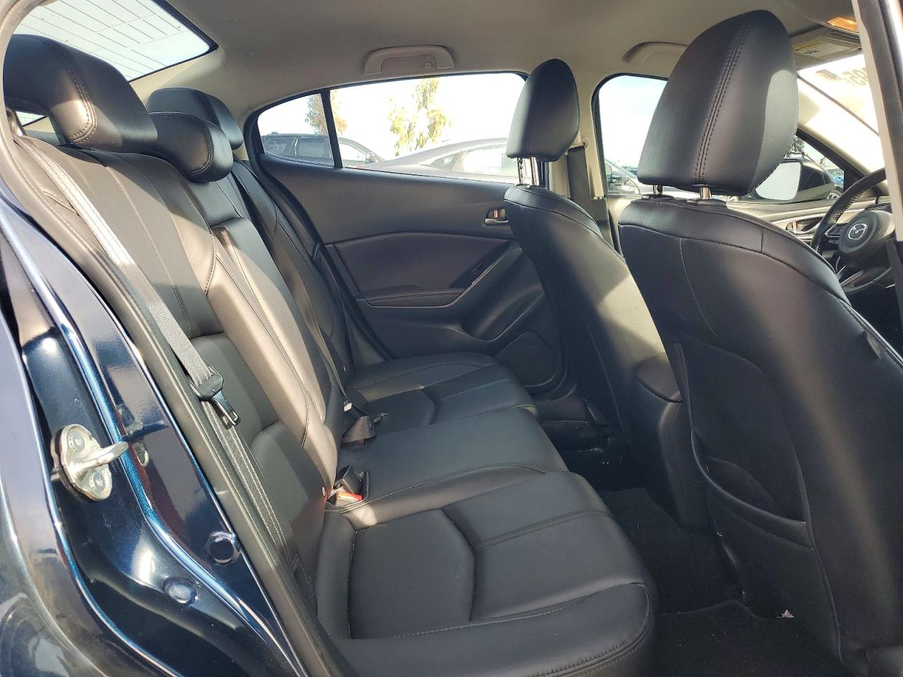 2017 MAZDA 3 photo 28