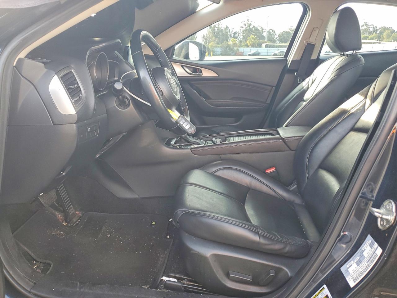 2017 MAZDA 3 photo 19