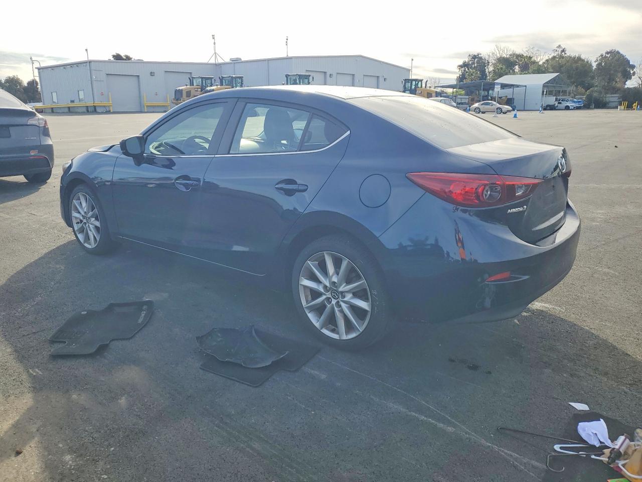 2017 MAZDA 3 photo 4