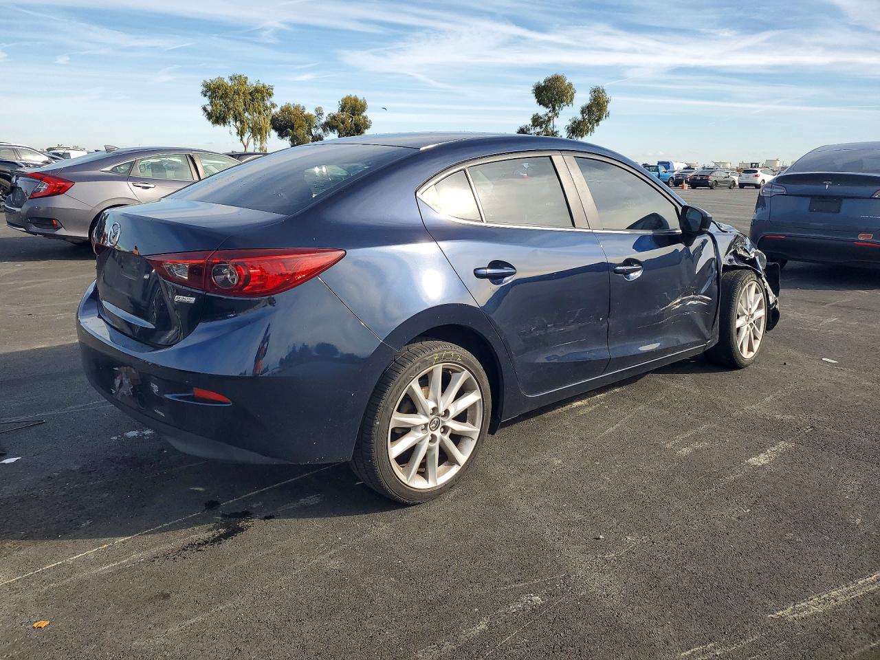 2017 MAZDA 3 photo 7