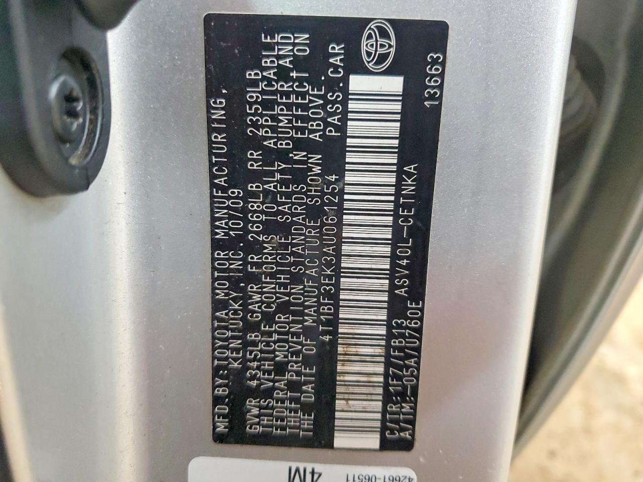 2010 TOYOTA CAMRY LE photo 12