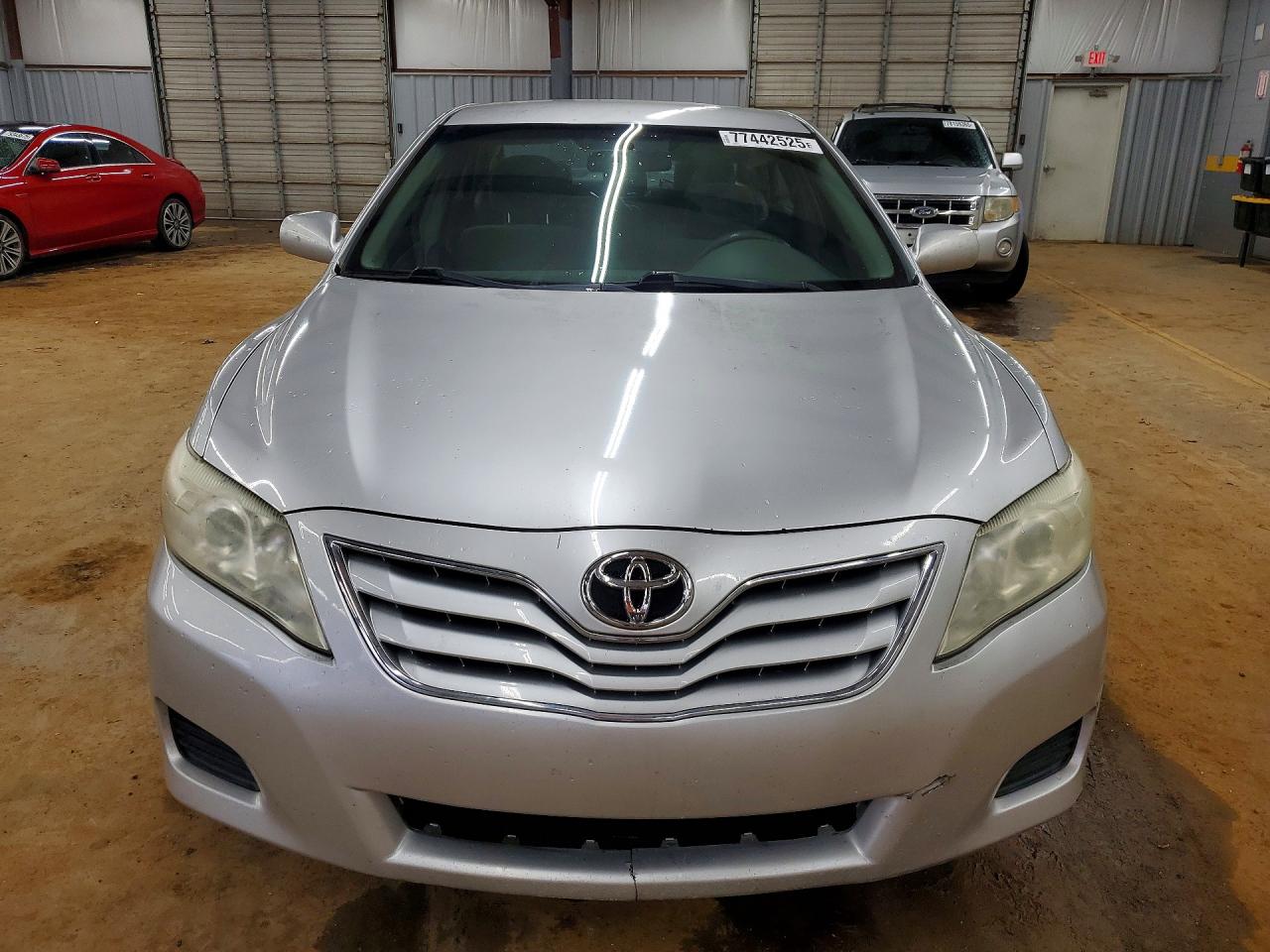 2010 TOYOTA CAMRY LE photo 5