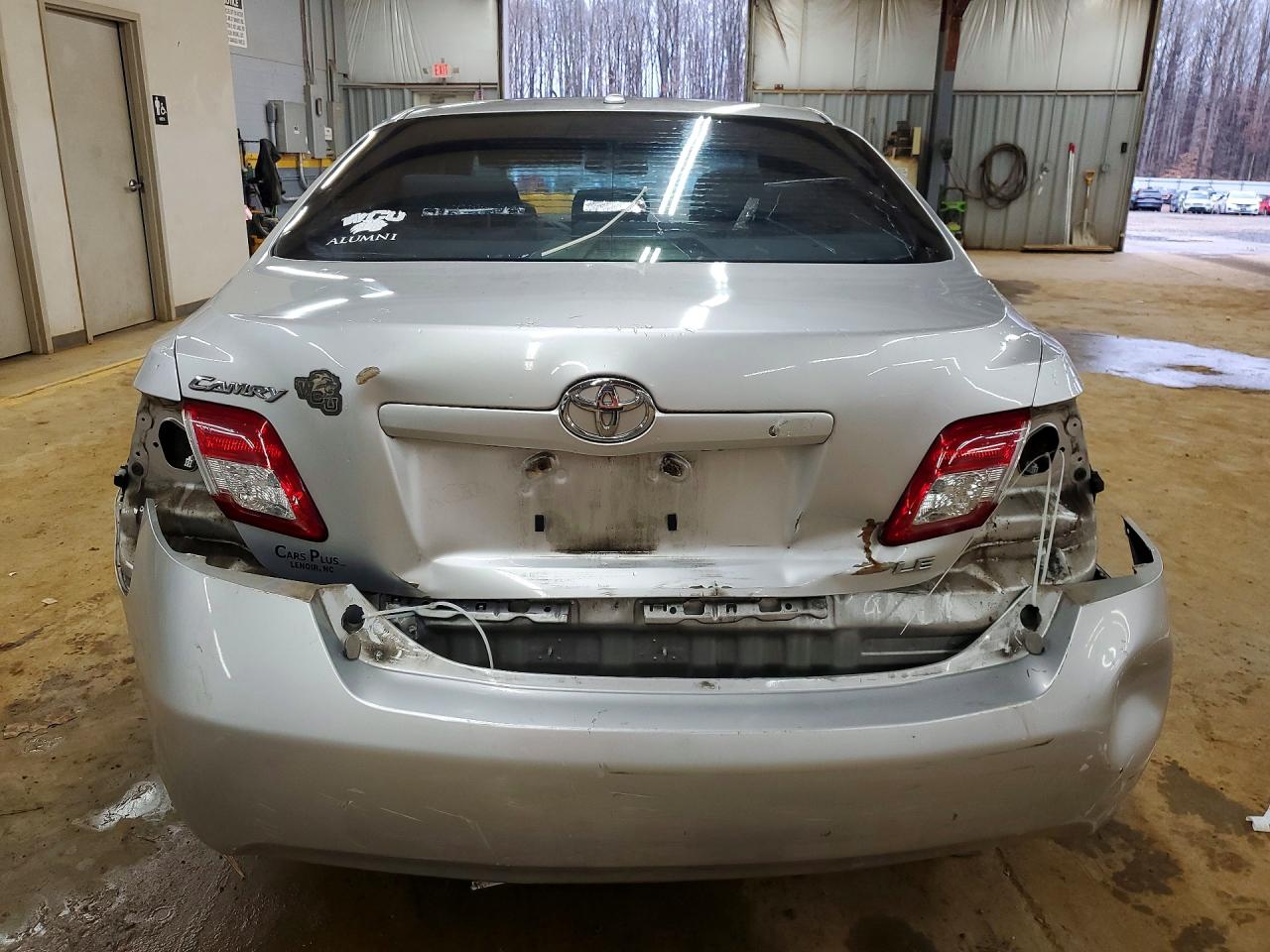 2010 TOYOTA CAMRY LE photo 6