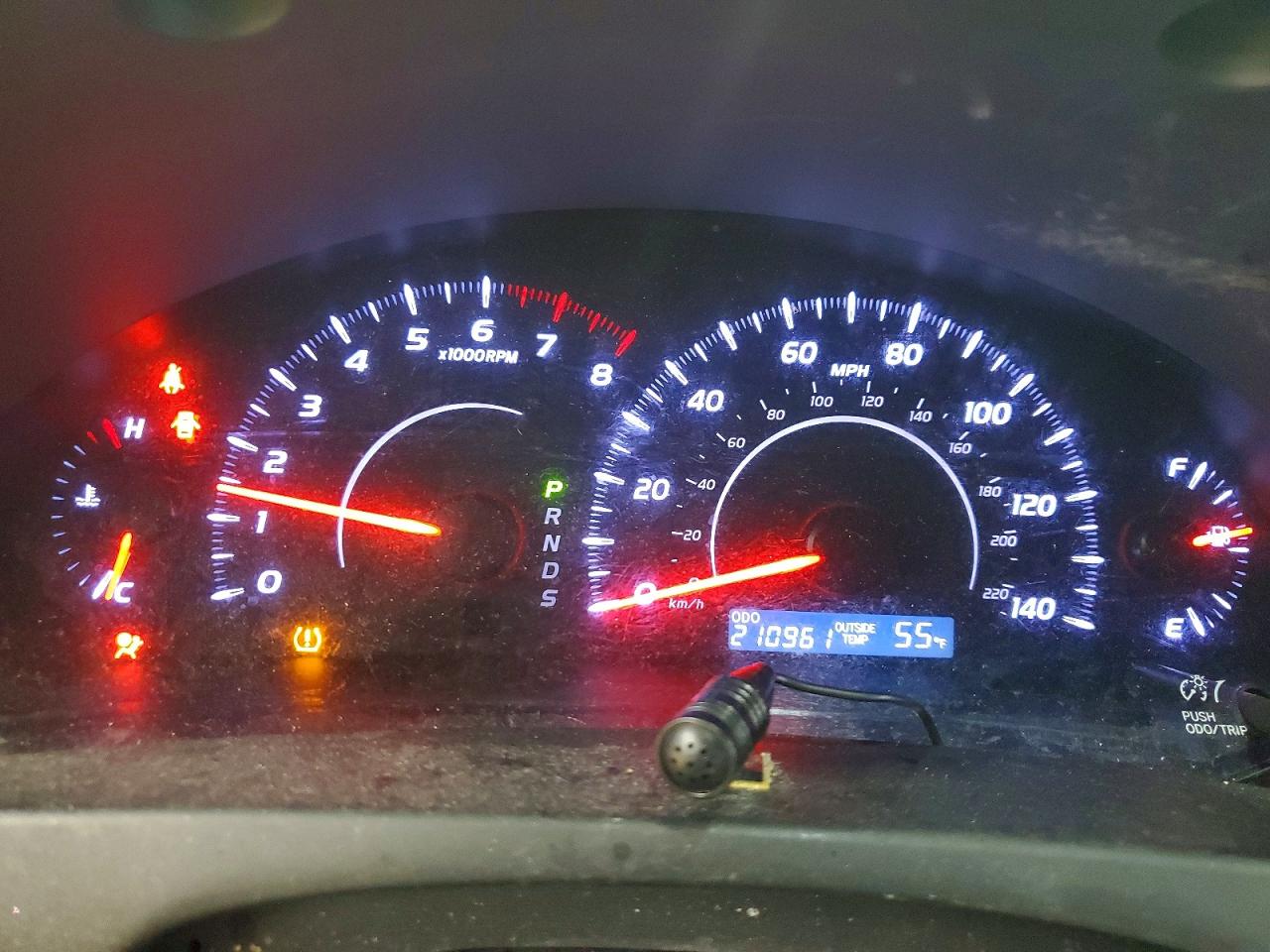 2010 TOYOTA CAMRY LE photo 9