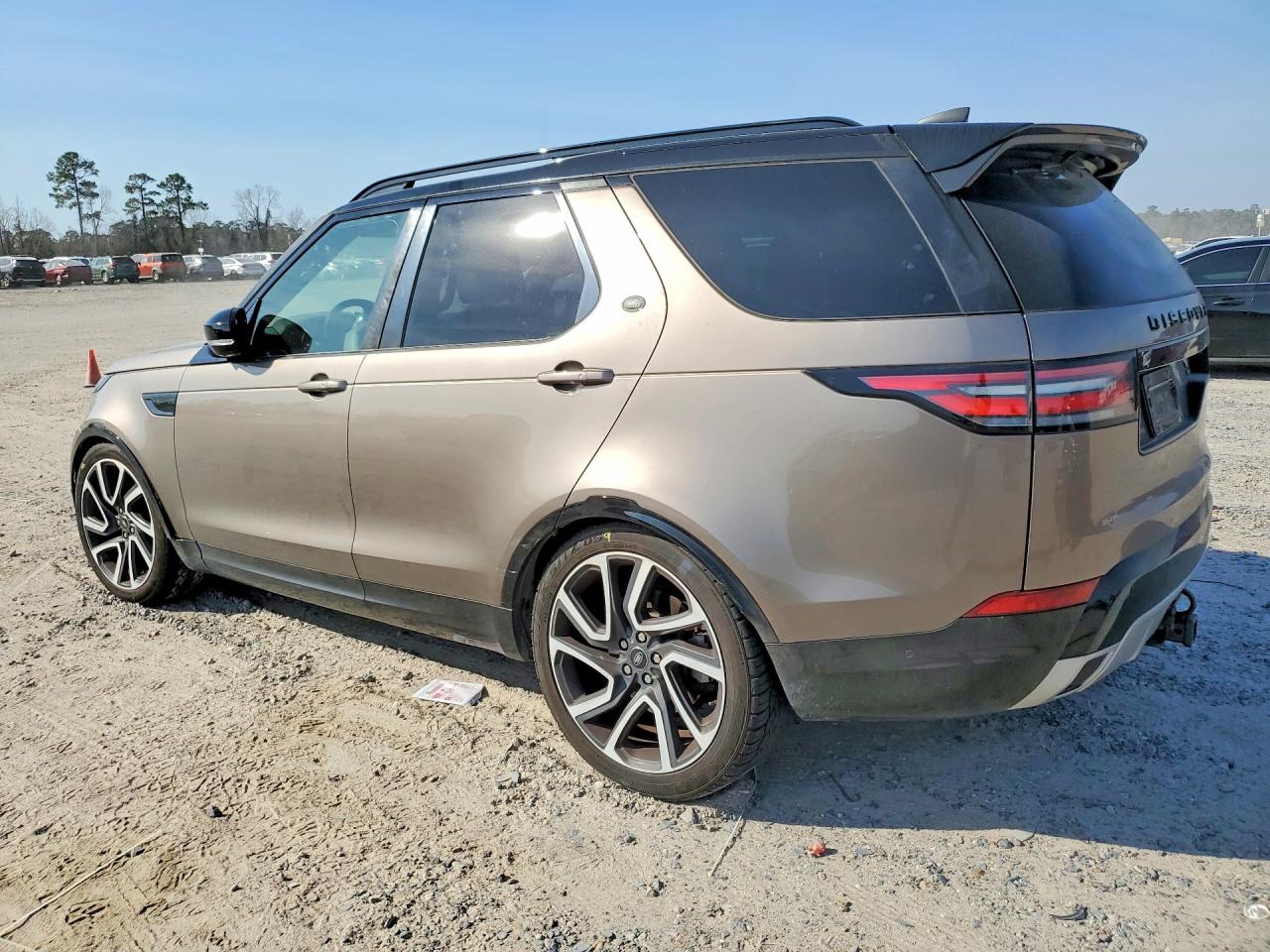 2017 LAND ROVER DISCOVERY HSE LUXURY photo 2