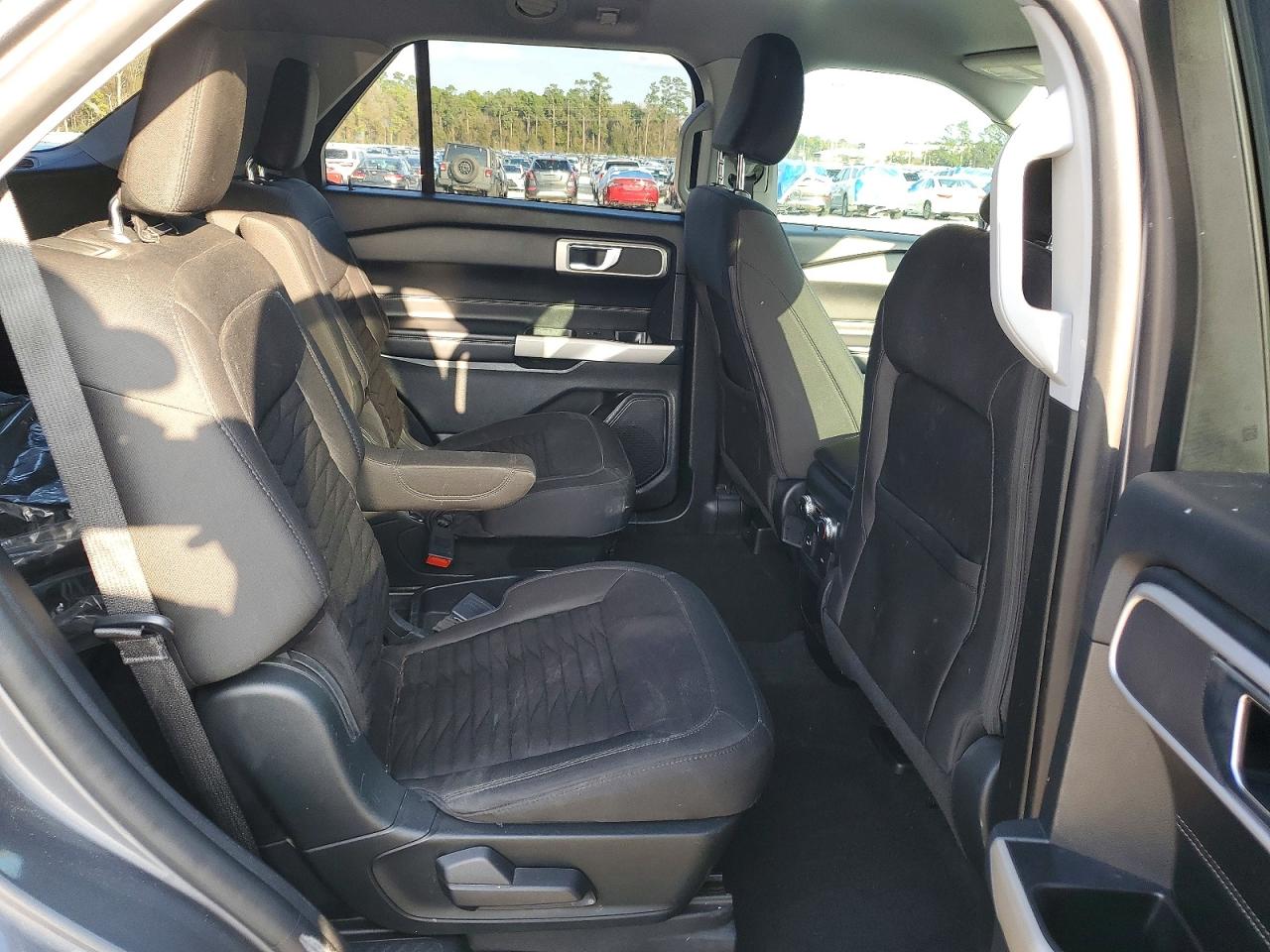 2021 FORD EXPLORER XLT photo 21
