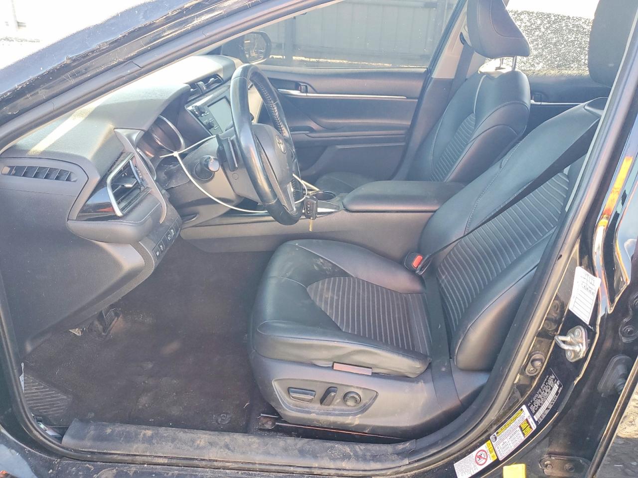 2019 TOYOTA CAMRY L photo 19