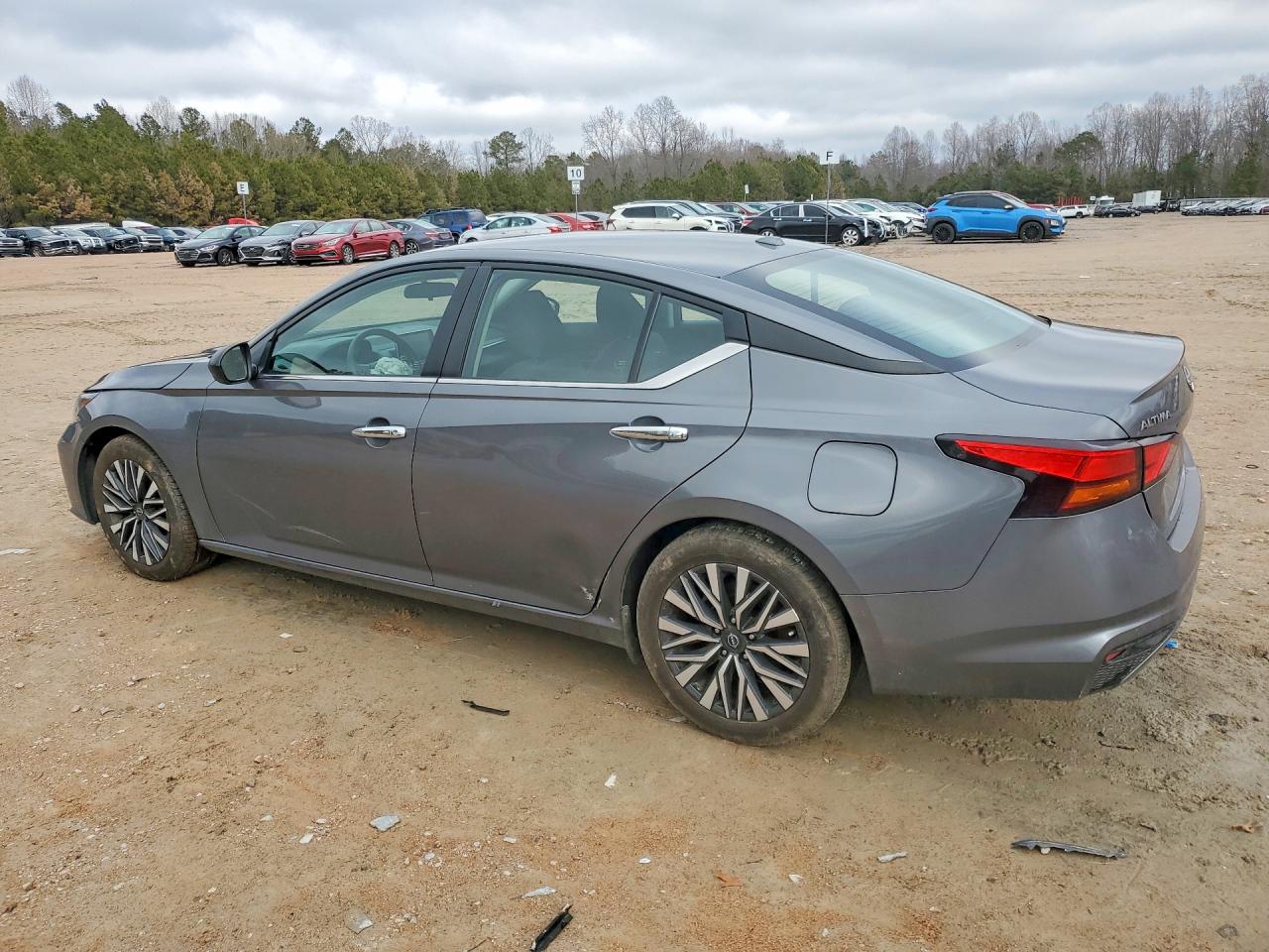 2024 NISSAN ALTIMA SV photo 2