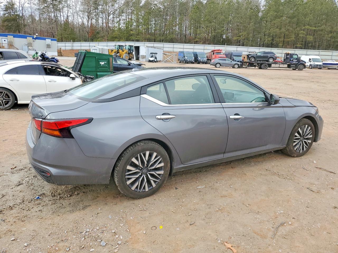 2024 NISSAN ALTIMA SV photo 3