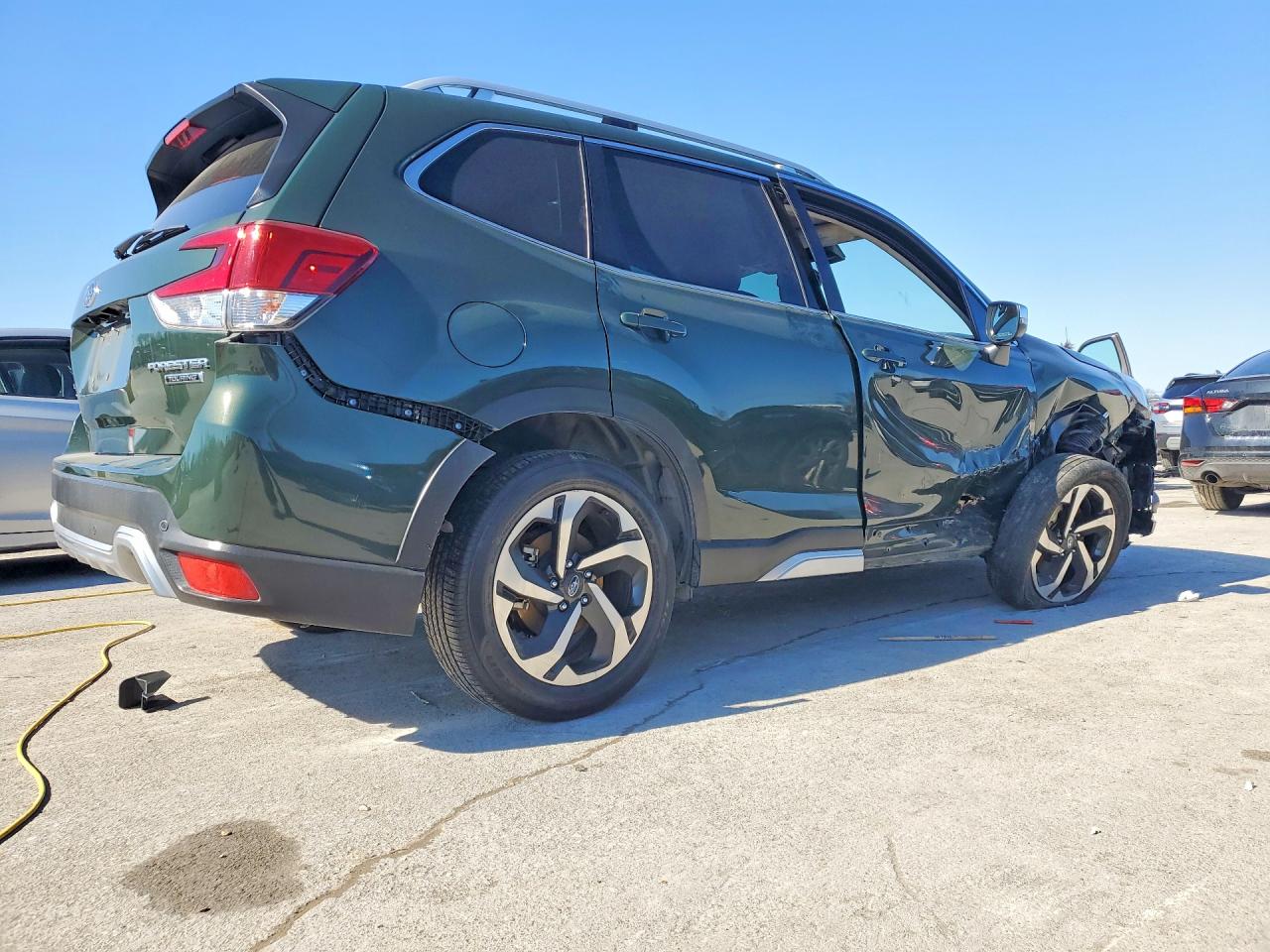 2022 SUBARU FORESTER TOURING photo 3