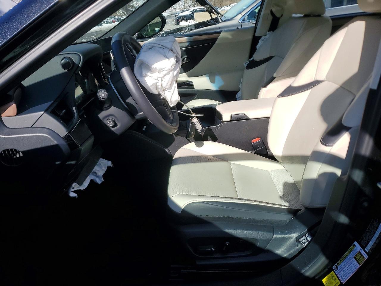 2024 LEXUS ES 350 photo 13