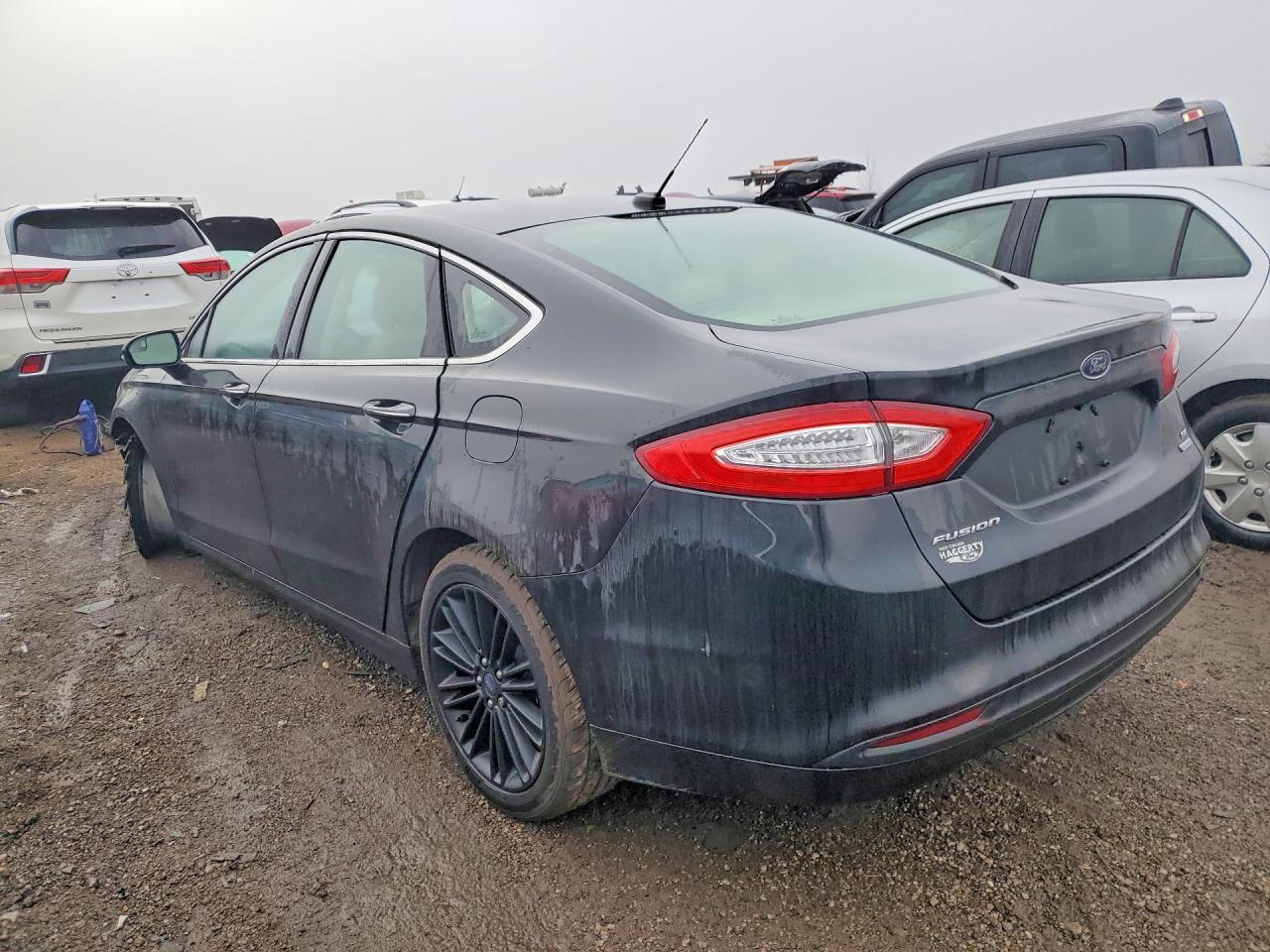 2014 FORD FUSION SE photo 2