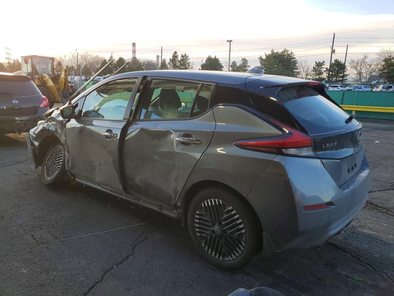 2025 NISSAN LEAF SV PLUS photo 3