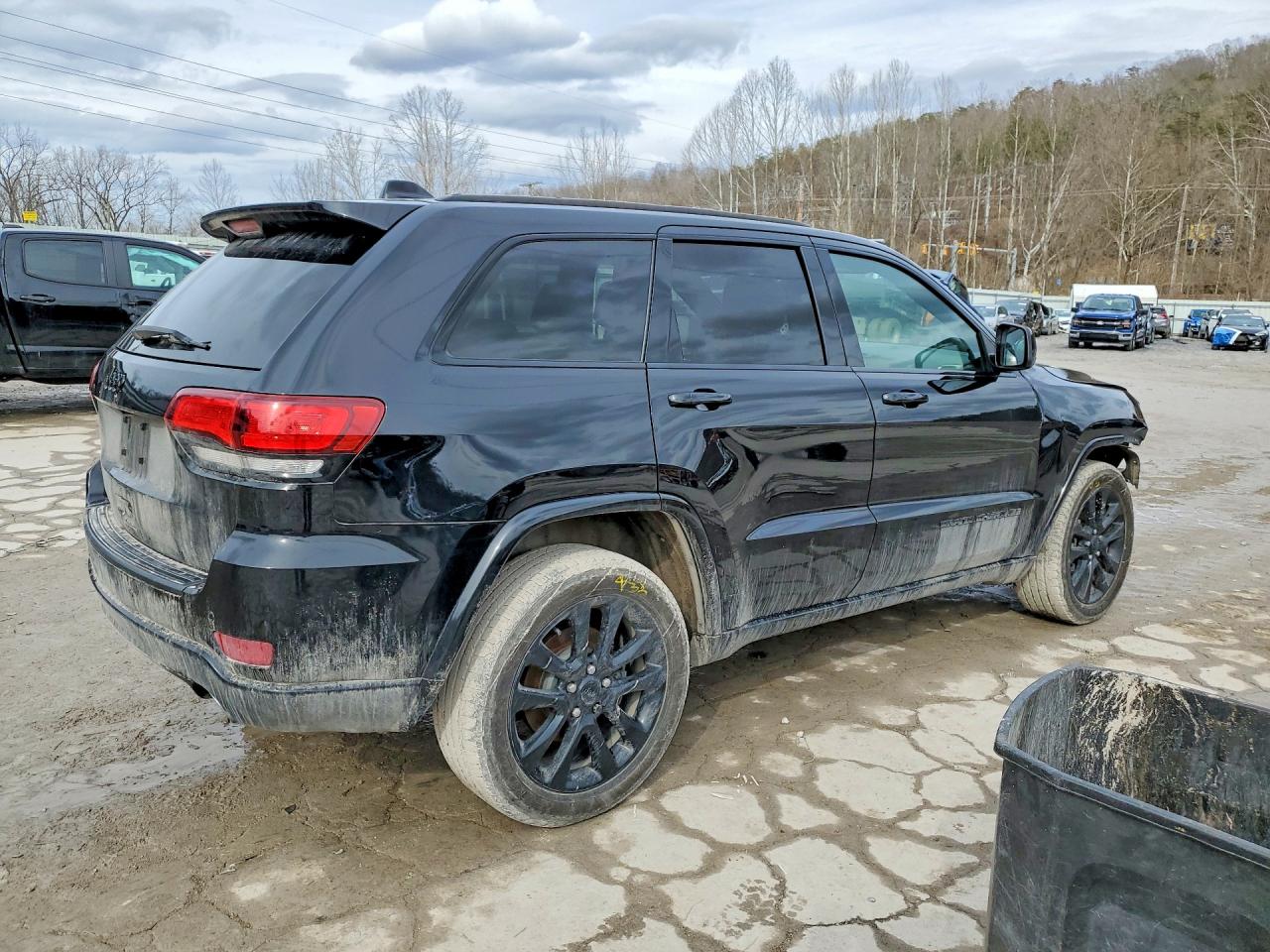 2019 JEEP GRAND CHEROKEE LAREDO photo 5