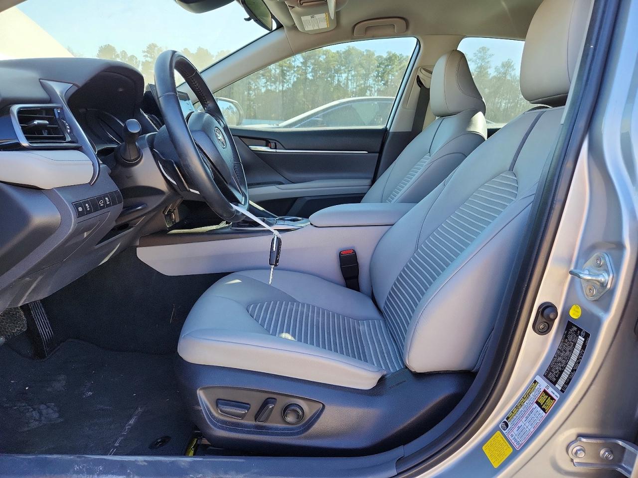 2023 TOYOTA CAMRY SE NIGHT SHADE photo 6