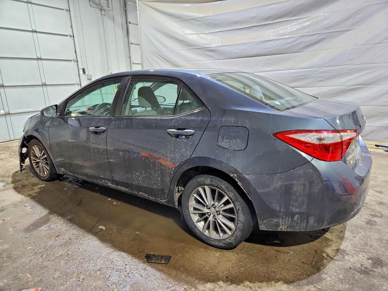 2015 TOYOTA COROLLA L photo 2