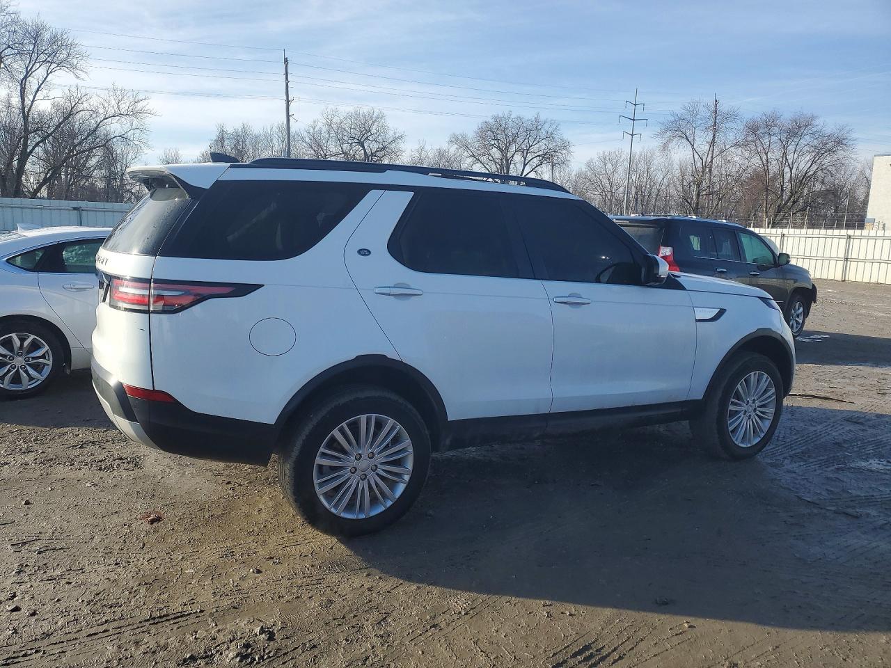 2018 LAND ROVER DISCOVERY HSE LUXURY photo 3