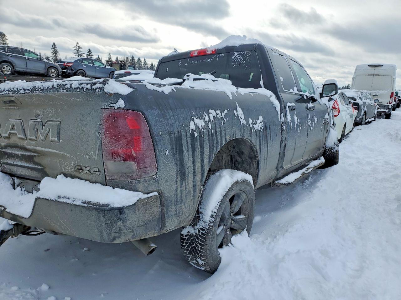 2021 RAM 1500 CLASSIC photo 3