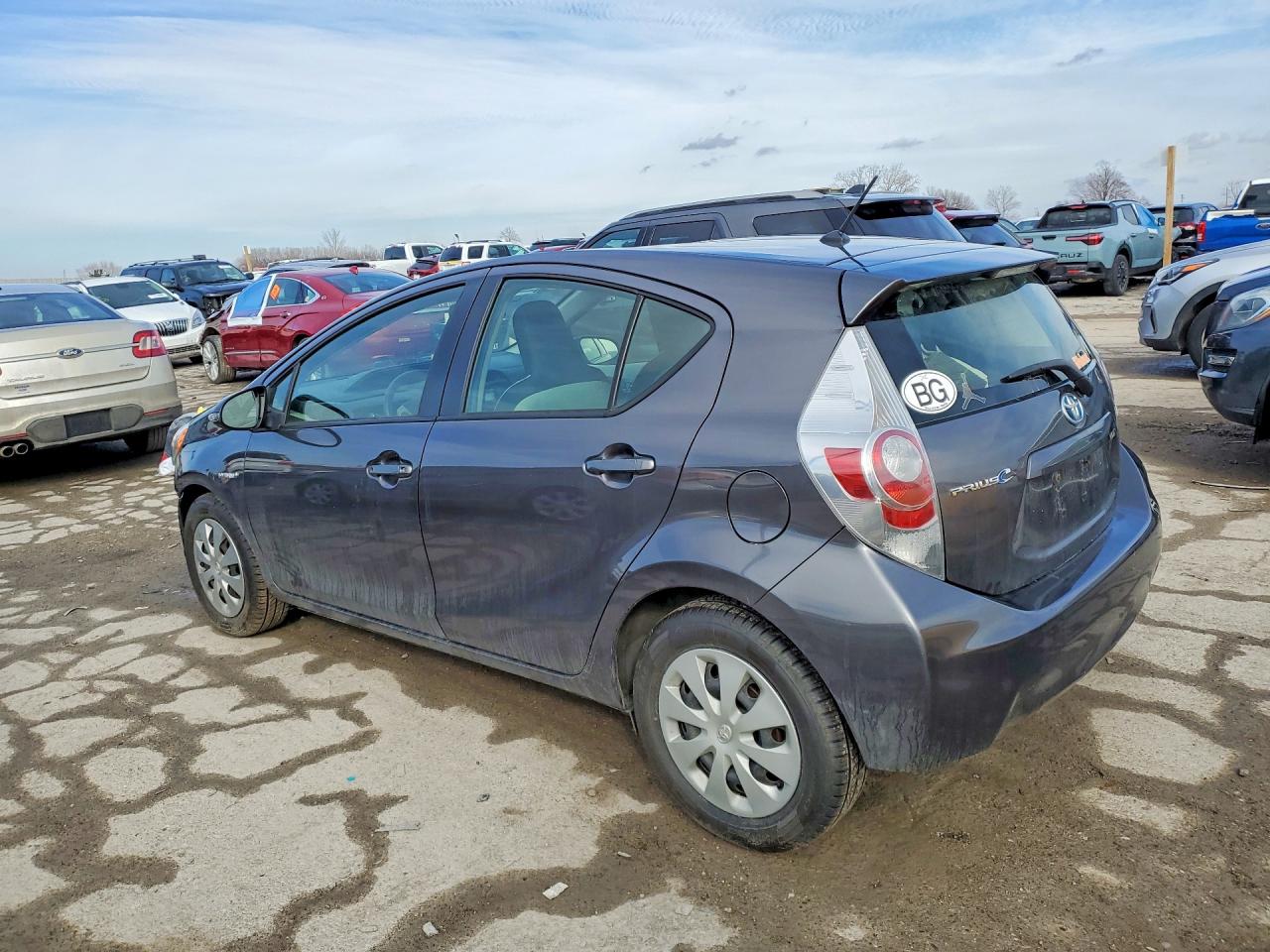 2014 TOYOTA PRIUS C photo 2