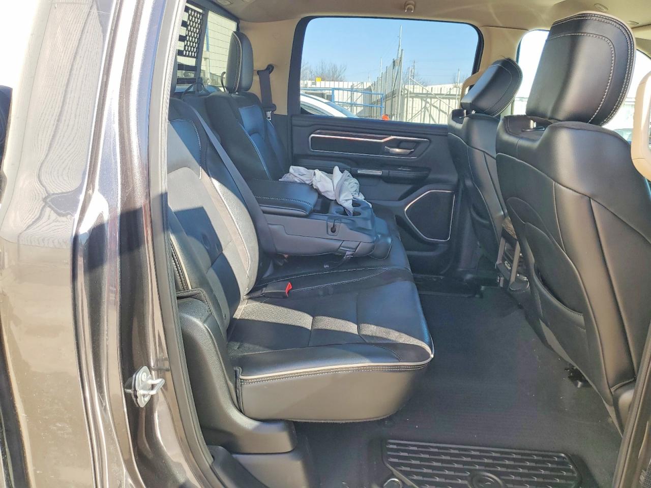 2019 RAM 1500 LARAMIE photo 37