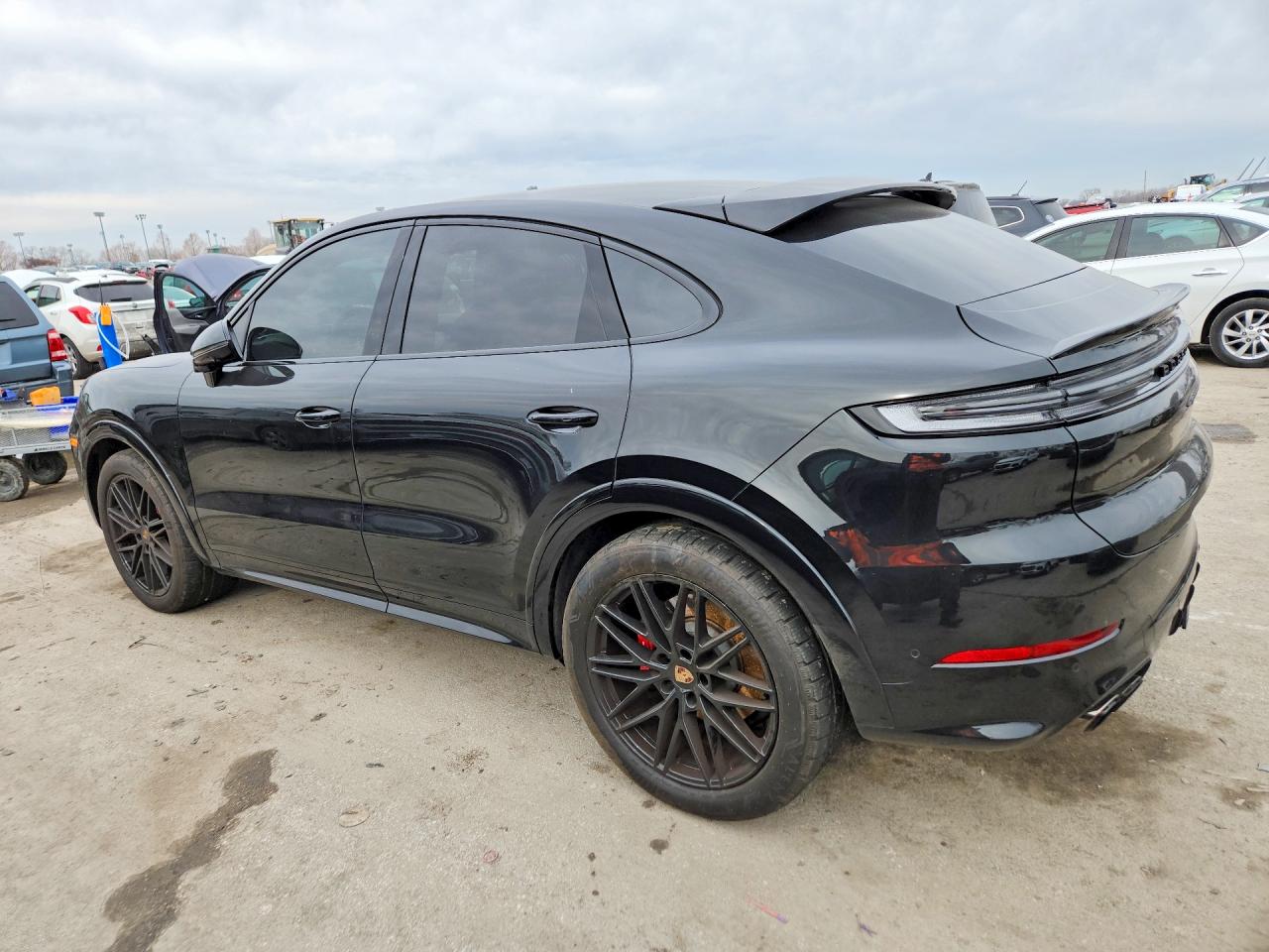 2025 PORSCHE CAYENNE GTS COUPE photo 2