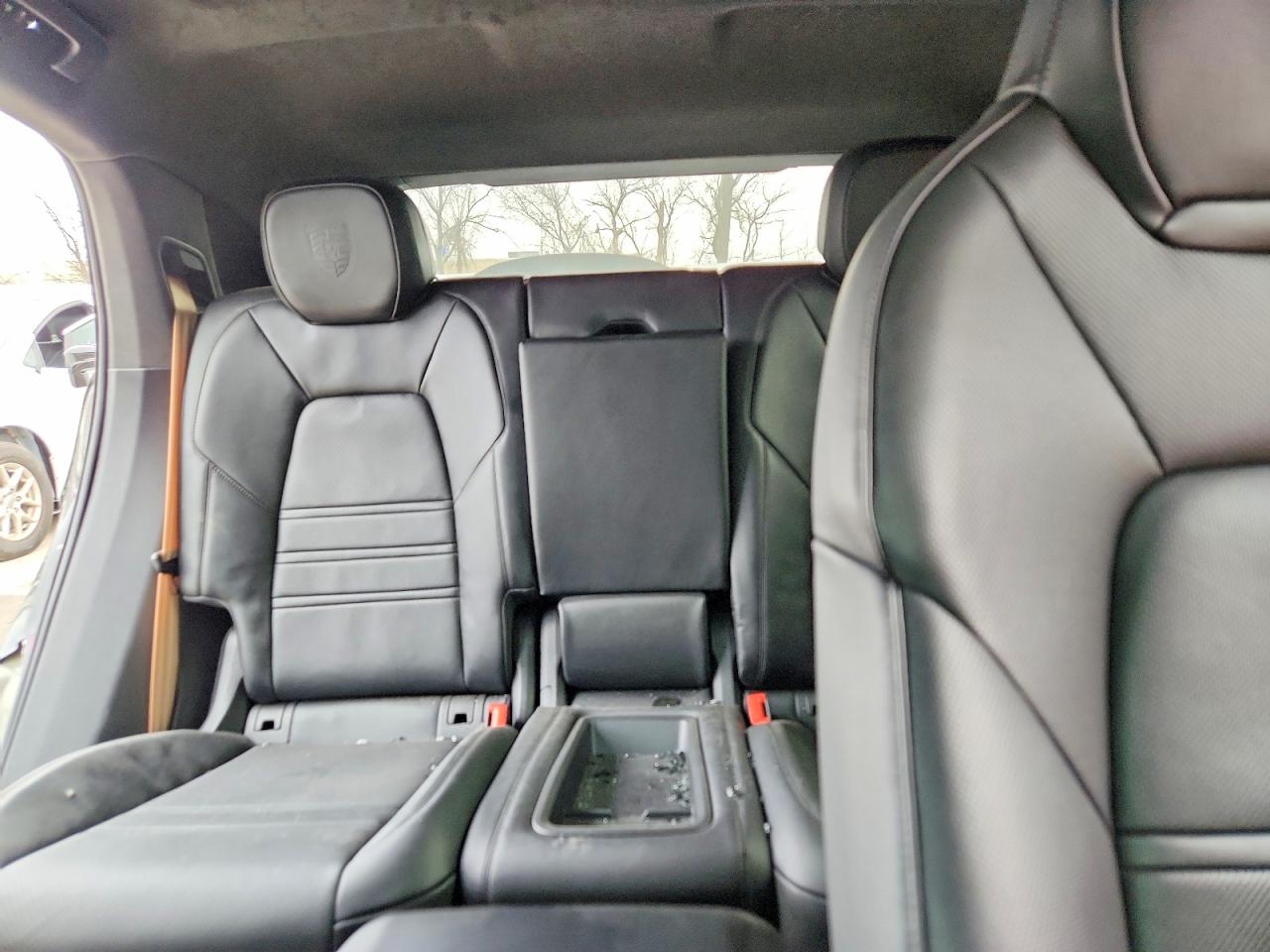 2025 PORSCHE CAYENNE GTS COUPE photo 10