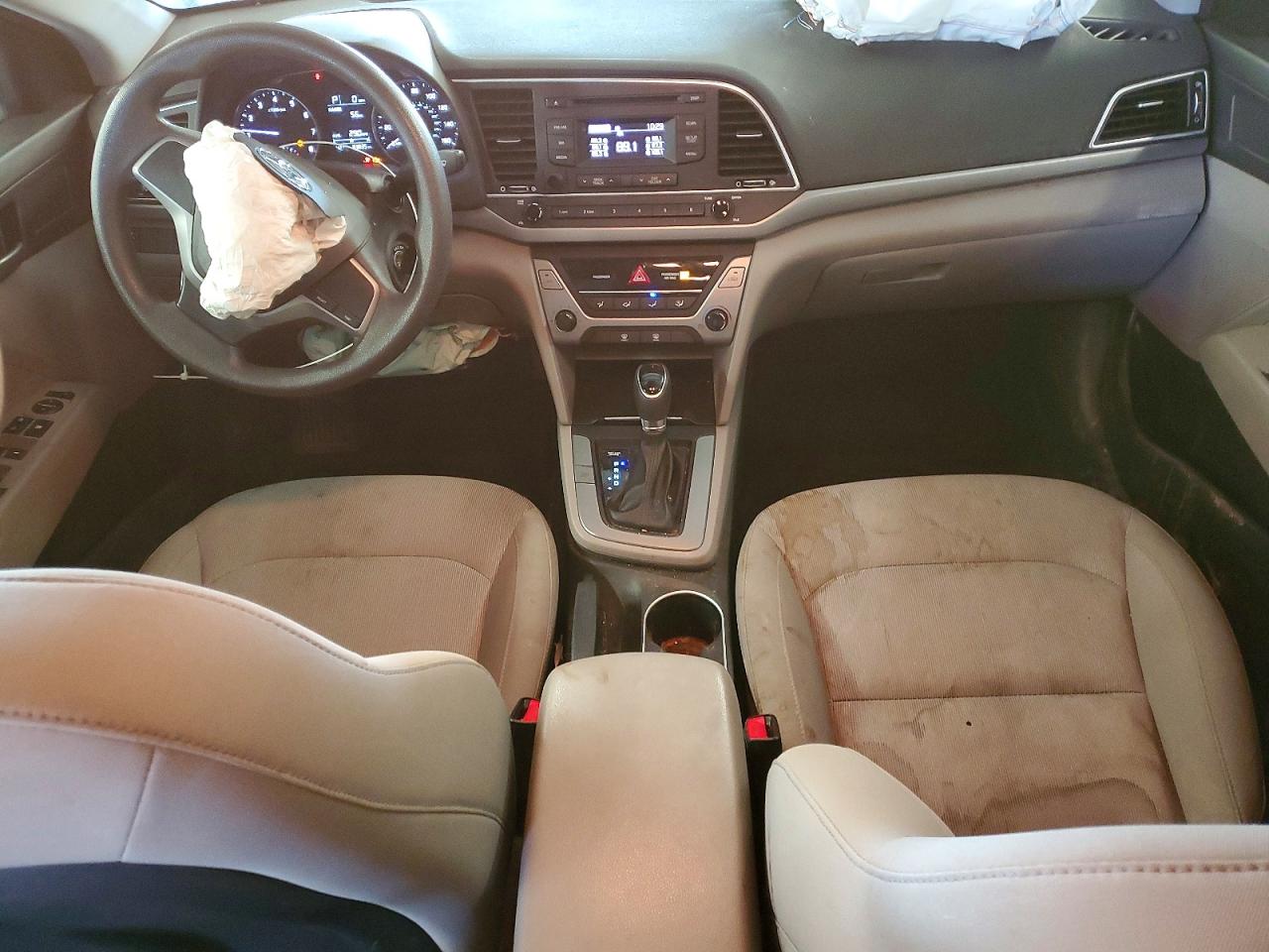 2017 HYUNDAI ELANTRA SE photo 8