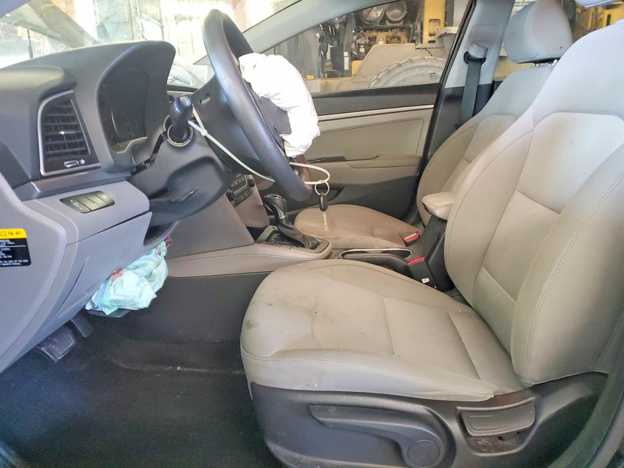 2017 HYUNDAI ELANTRA SE photo 7