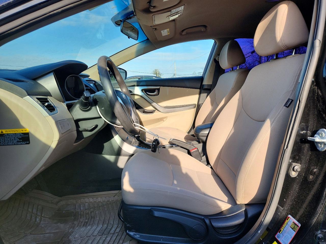 2015 HYUNDAI ELANTRA SE photo 13