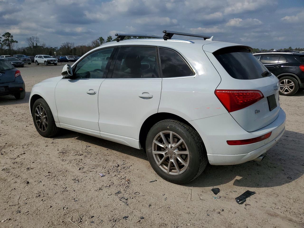 2012 AUDI Q5 PREMIUM PLUS photo 2
