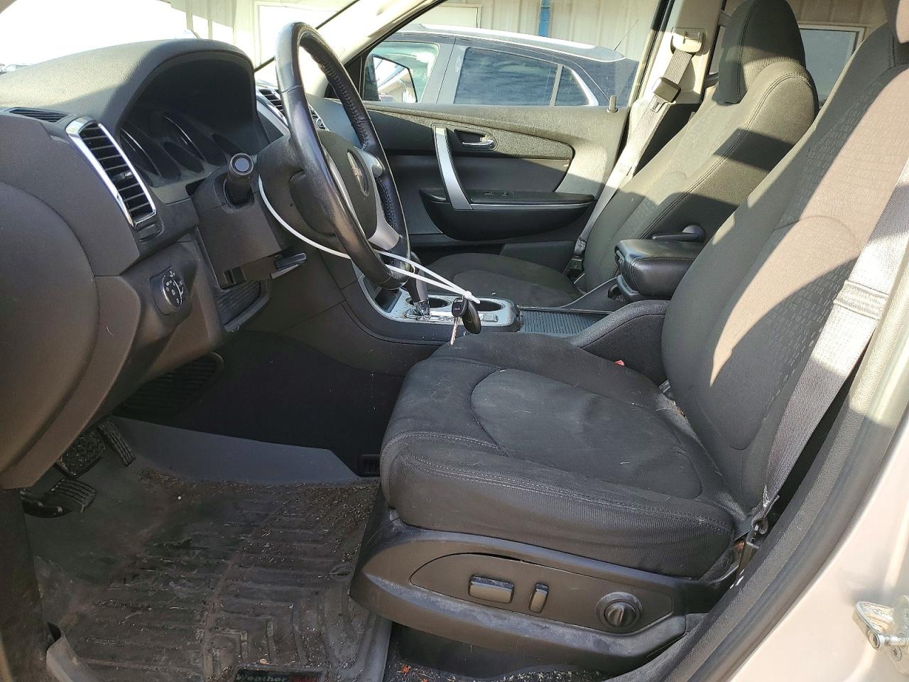 2011 GMC ACADIA SLE photo 13
