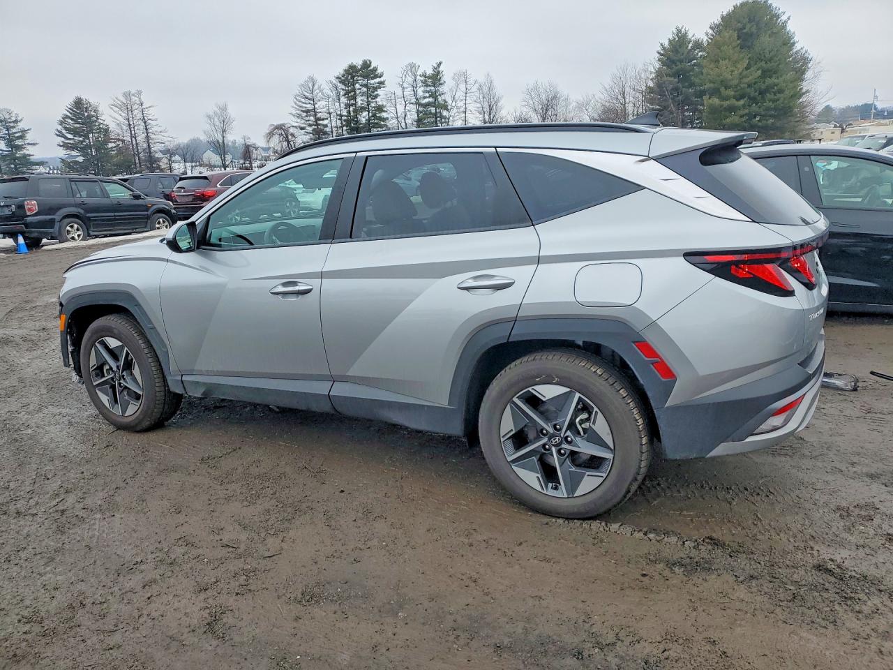 2025 HYUNDAI TUCSON SEL photo 3