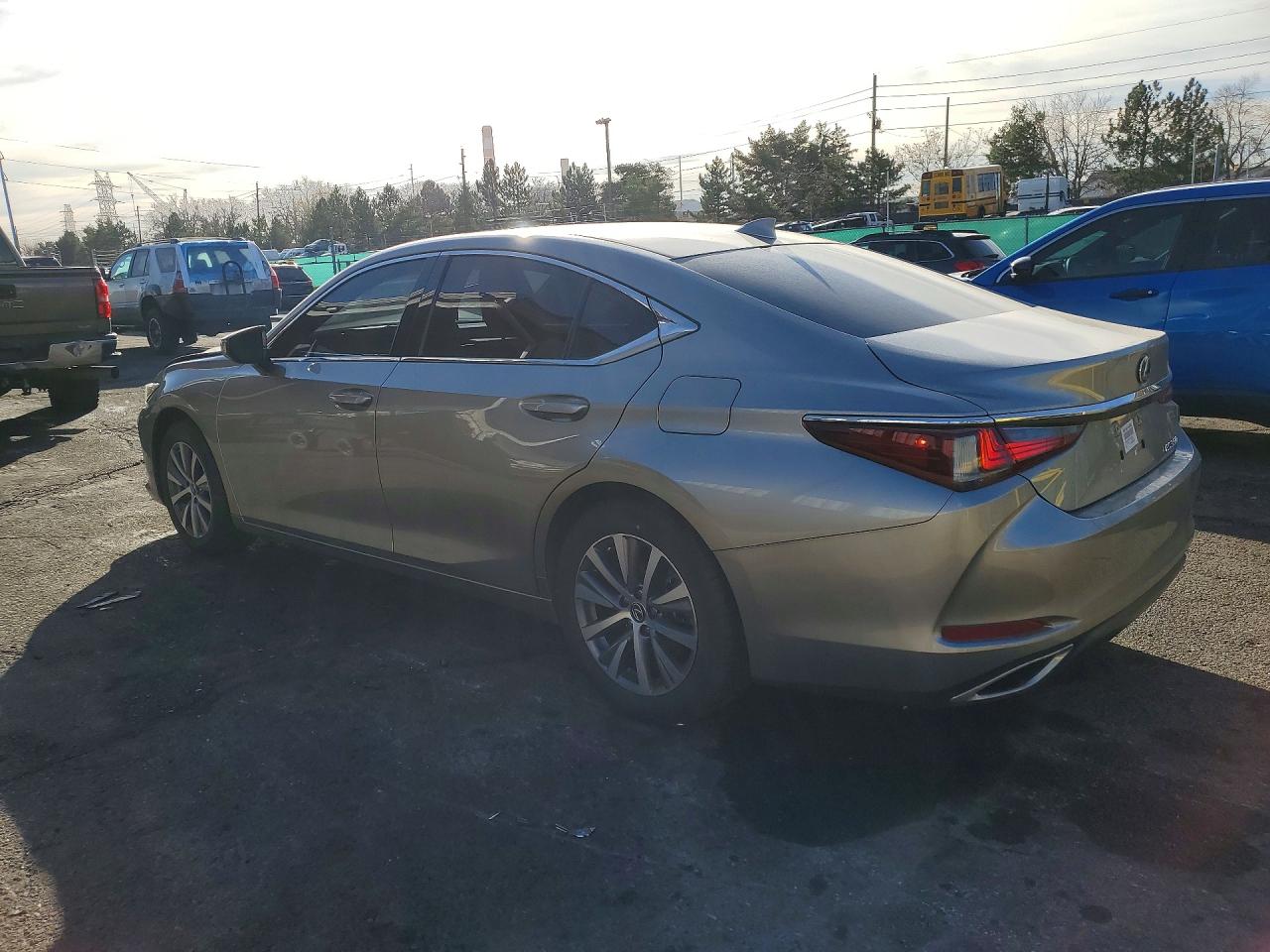 2019 LEXUS ES 350 photo 3