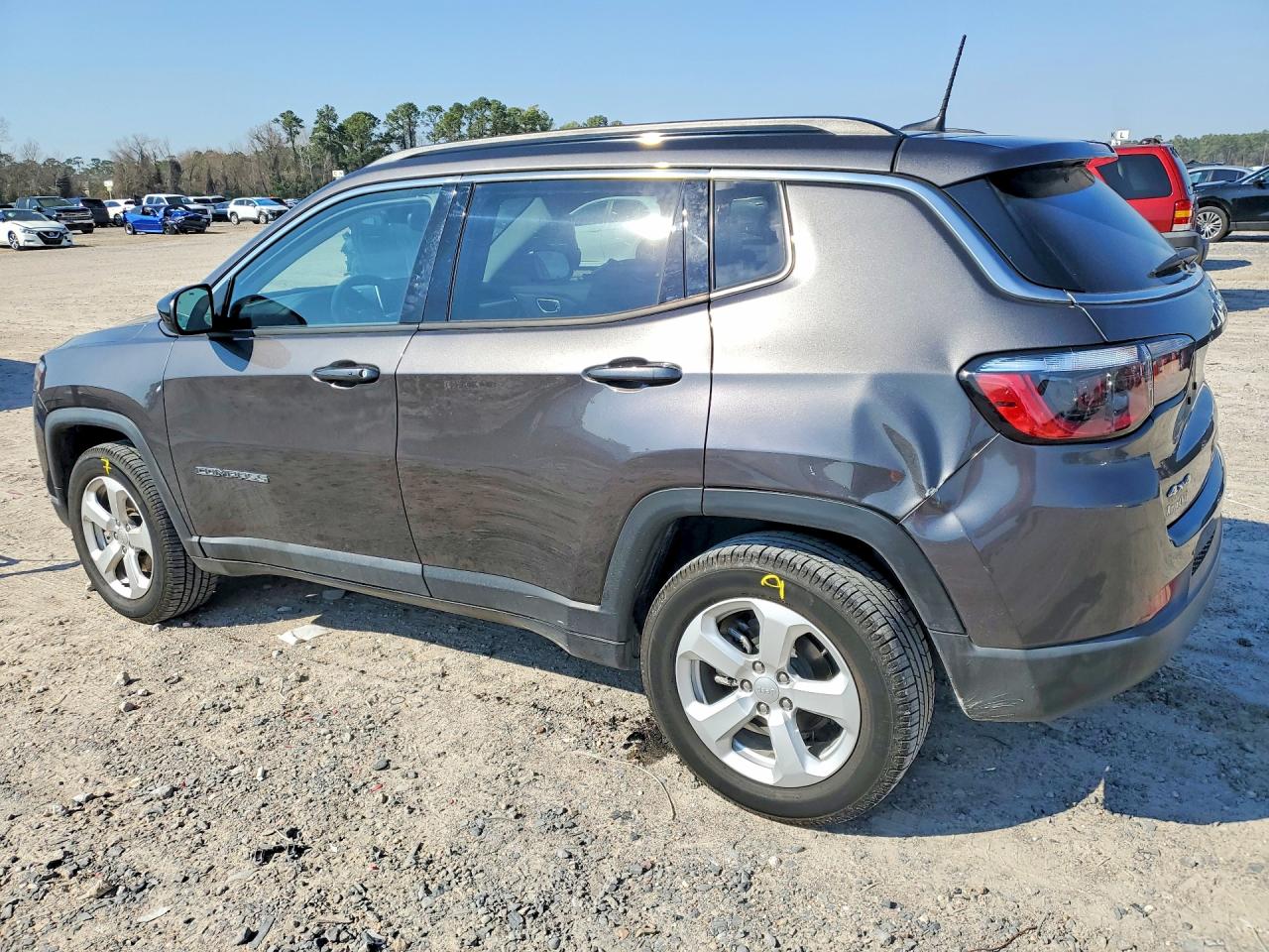 2022 JEEP COMPASS LATITUDE photo 4