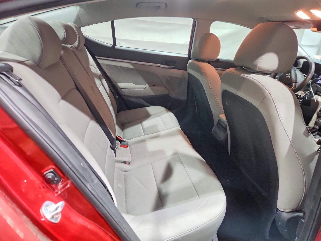 2017 HYUNDAI ELANTRA SE photo 10