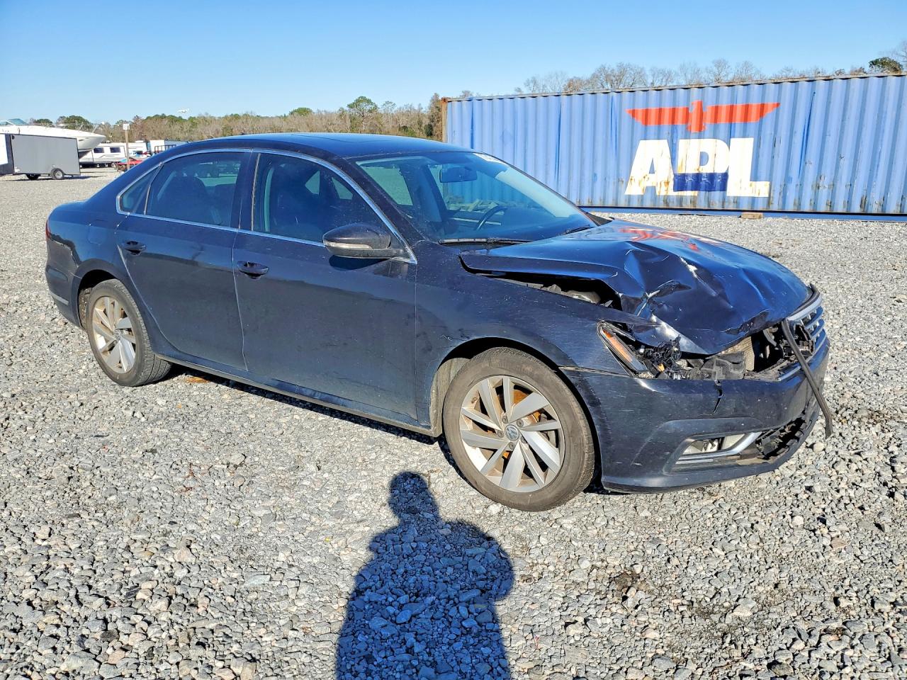 2018 VOLKSWAGEN PASSAT SE photo 4