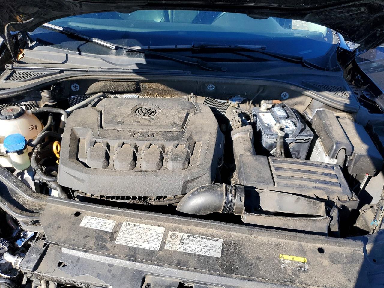 2018 VOLKSWAGEN PASSAT SE photo 11